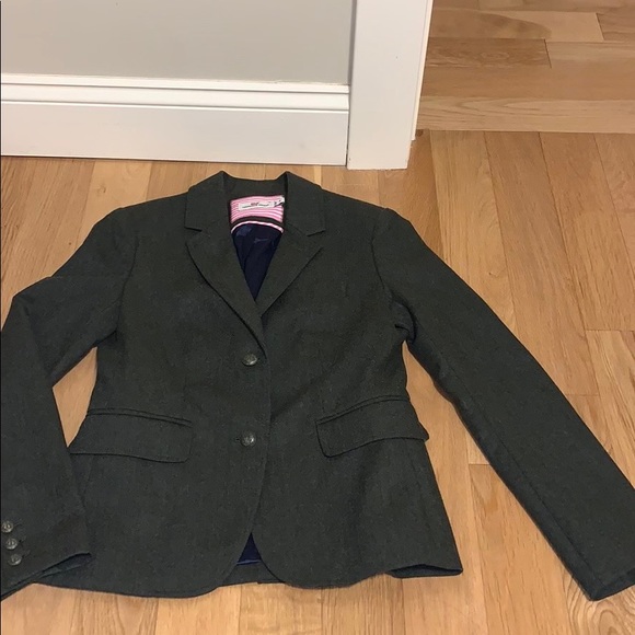 Vineyard vines suit jacket pockets & anchor button - Picture 3 of 16